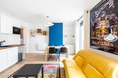Cuisine ou kitchenette dans l'établissement GuestReady - Cosy Nest near Place de la Bastille