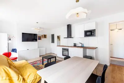 Cuisine ou kitchenette dans l'établissement GuestReady - Cosy Nest near Place de la Bastille