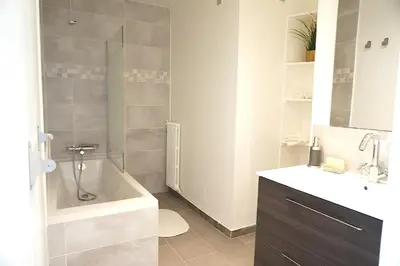 Salle de bains dans l'établissement Montparnasse 1BDR