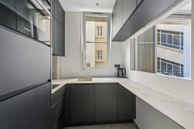 Cuisine ou kitchenette dans l'établissement Terne Maillot - Gaston Bertandeau 1dbr