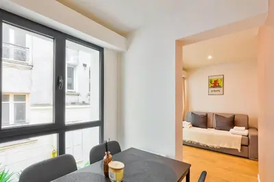 Coin salon dans l'établissement Charme Parisien 4 Personnes, 1 chambre, 19ème