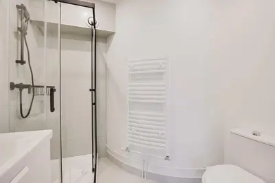 Salle de bains dans l'établissement Bright modern studio for 2P - La Defense