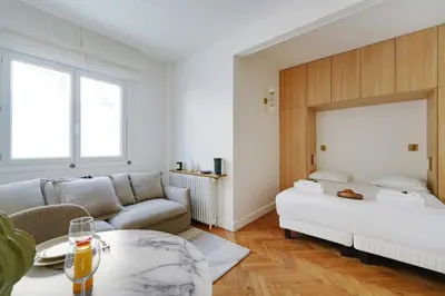 Un ou plusieurs lits dans un hébergement de l'établissement Peaceful Chic Studio - 2P - Parc Monceau