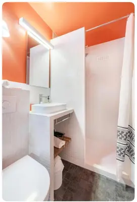 Salle de bains dans l'établissement Charmant appartement proche du Musée Picasso