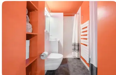 Salle de bains dans l'établissement Charmant appartement proche du Musée Picasso
