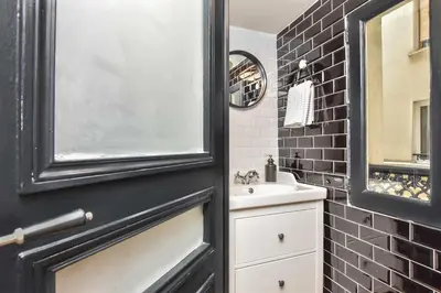 Salle de bains dans l'établissement Magnificent apartment- 2BR-6P - Republique