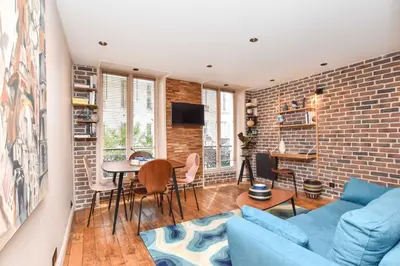 Coin salon dans l'établissement Magnificent apartment- 2BR-6P - Republique