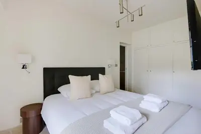 Un ou plusieurs lits dans un hébergement de l'établissement Chic apartment - 1BR-4P - Place des Vosges