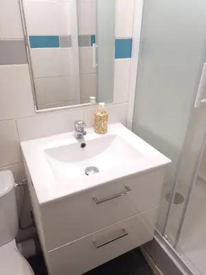 Salle de bains dans l'établissement Studio Paris 11 Bien situé et fonctionnel