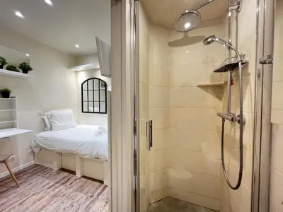 Salle de bains dans l'établissement Studio Exceptionnel au Marais