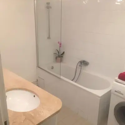 Salle de bains dans l'établissement Charmant Appt 2/4 pers Quartier Père Lachaise