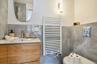 Salle de bains dans l'établissement Résidence Centre de Paris by Studioprestige