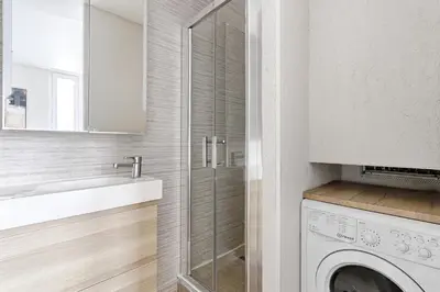 Plan de l'établissement Appartement de Charme 2BR Canal Saint Martin