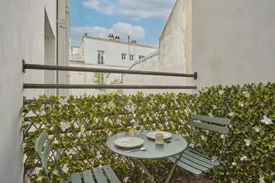 Balcon ou terrasse dans l'établissement Eiffel Tower Apartment/Invalide by Studioprestige