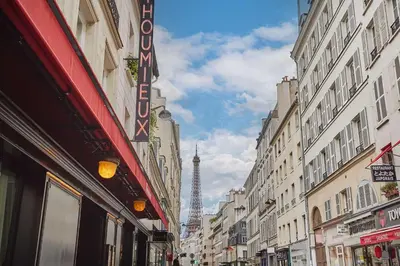 Vue générale sur Paris ou vue de la ville depuis l'appartement
