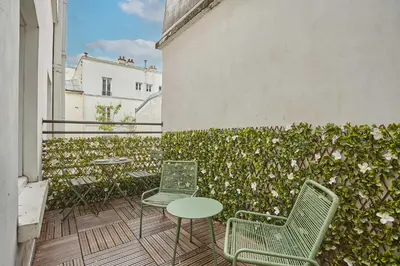 Balcon ou terrasse dans l'établissement Eiffel Tower Apartment/Invalide by Studioprestige