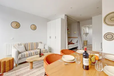 Coin salon dans l'établissement 385 Suite Princesse - Superbe Appartement à Paris