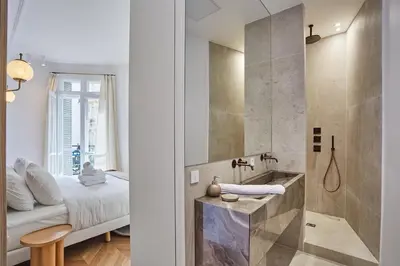 Salle de bains dans l'établissement Apartment Opera Vendome by Studio Prestige