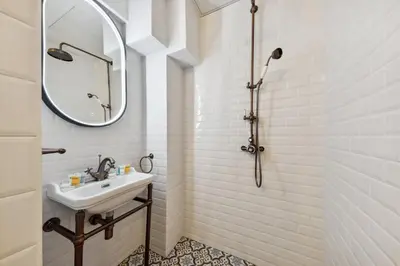 Salle de bains dans l'établissement 506 Suite Cadet - Superb apartment in Paris