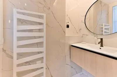 Salle de bains dans l'établissement Charmant Appartement Paris Châtelet-Les Halles