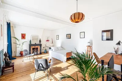 Coin salon dans l'établissement GuestReady - A Zen haven near Montmartre