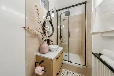 Salle de bains dans l'établissement Appartement Cosy à 2 pas de Paris
