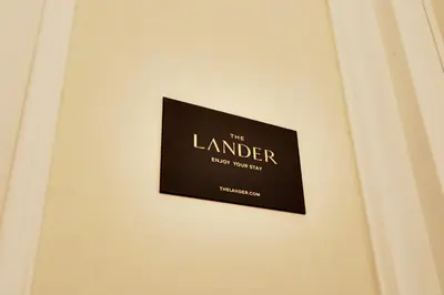 Certificat, récompense, panneau ou autre document affiché dans l'établissement TheLander - Serviced Apartments in Louvre
