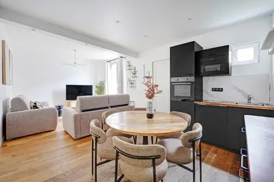 Cuisine ou kitchenette dans l'établissement Charming apartment with terrasse - 1BDR- 6P - Sacré-Cœur