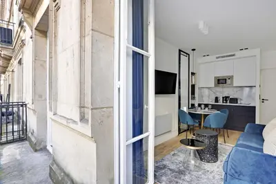 Cuisine ou kitchenette dans l'établissement Luxury in the heart of Paris - 1BR-4P - Bourse