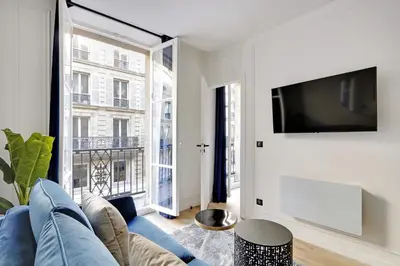 Télévision ou salle de divertissement dans l'établissement Luxury in the heart of Paris - 1BR-4P - Bourse