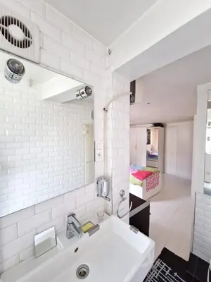 Salle de bains dans l'établissement Marais Design flat