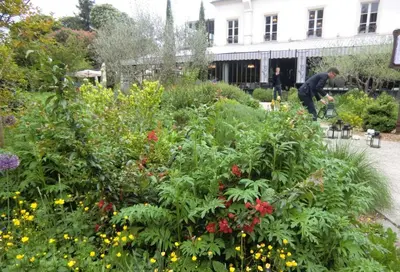 Jardin de l'établissement Issy Citea Access dayuse Room - Work and Day Rest Timeshare -- 2 min tram - Formule Temps Partagé -- Navette ile d'Issy Avenue Paris 92320 espace nuit