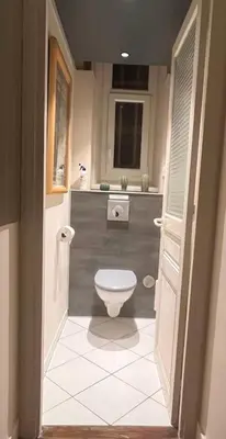 Salle de bains dans l'établissement Grande chambre privée sur jardin arboré