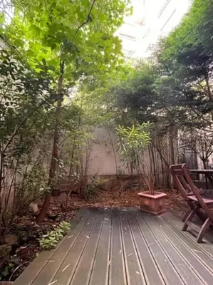 Jardin de l'établissement Grande chambre privée sur jardin arboré