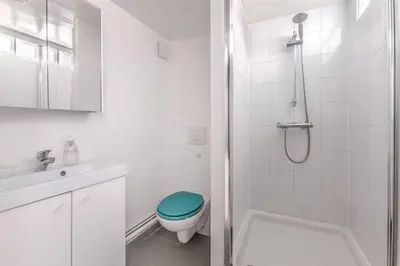 Salle de bains dans l'établissement Loft lumineux authentique
