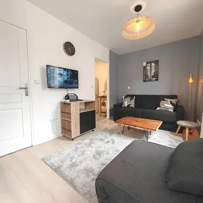 Cozy flat - Metro 13-14