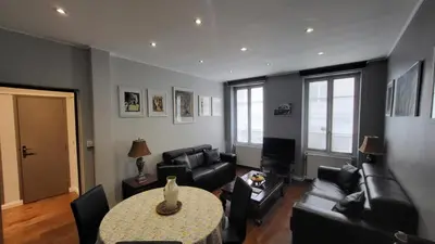 Coin salon dans l'établissement 2 bd 16th Arrondissement Trocadero Sleeps 4 to 6 Eiffel Tower