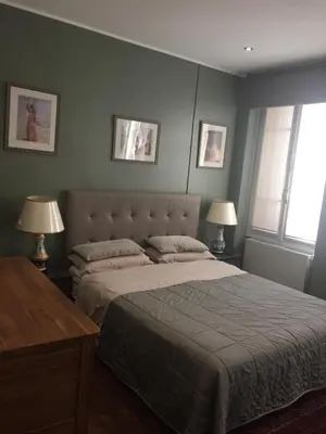 Un ou plusieurs lits dans un hébergement de l'établissement 2 bd 16th Arrondissement Trocadero Sleeps 4 to 6 Eiffel Tower