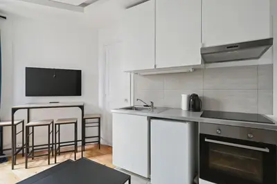 Cuisine ou kitchenette dans l'établissement 540 Suite Meridien - Superbe Appartement à Paris