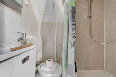 Salle de bains dans l'établissement 542 Suite Montrouge - Appartement proche de Paris