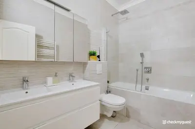 Salle de bains dans l'établissement Luxury apartment 4pers George V