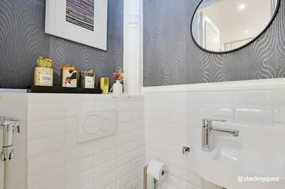 Salle de bains dans l'établissement Luxury apartment 4pers George V