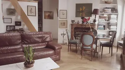 Coin salon dans l'établissement Le 122 aux Batignolles