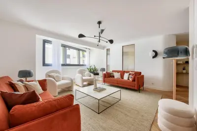 Coin salon dans l'établissement The place to be - 3BR with AirCo