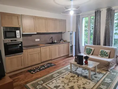 Cuisine ou kitchenette dans l'établissement Appartement saint ouen 45M2