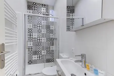 Salle de bains dans l'établissement 570 Suite Bloom - Superbe Appartement à Paris