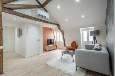 Télévision ou salle de divertissement dans l'établissement 5#Two Bedrooms#Champs Elysées#Arc de Triomphe#AC