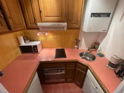 Cuisine ou kitchenette dans l'établissement Ravière