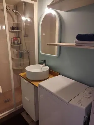 Salle de bains dans l'établissement Chez Antoine