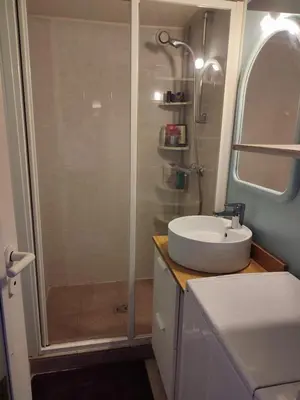Salle de bains dans l'établissement Chez Antoine